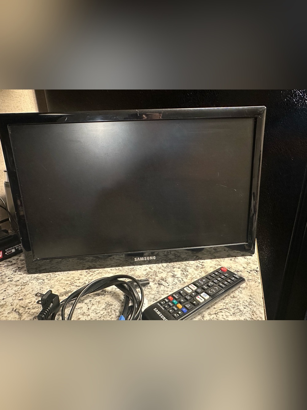 Samsung UN19D4003BD 19" 720p LED LCD TV w/Remote -Tiny Home/RV/Countertop/Game